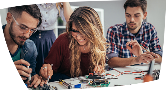 electronic engineering class working fun